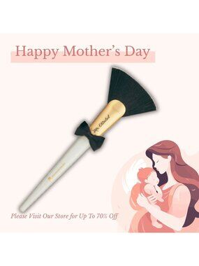 Too Faced Mr. Chiseled Contouring Brush